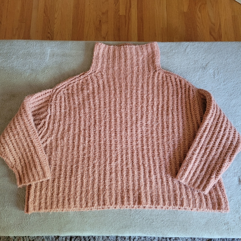 Free People Fluffy Fox chunky knit turtleneck sweater size medium - Picture 5 of 12